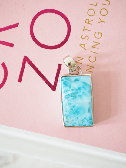 Larimar Anhänger Eckig . 925 Sterlingsilber Platiniert - aus Dominikanische Republik