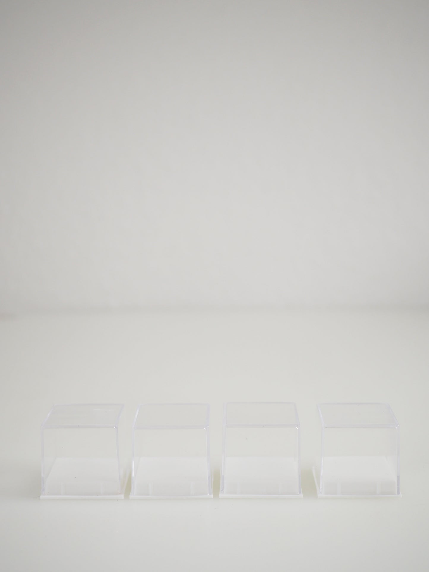 4Stk. Mineralien Box 3 x 3 cm . Weiss Transparent für Mini Minerals