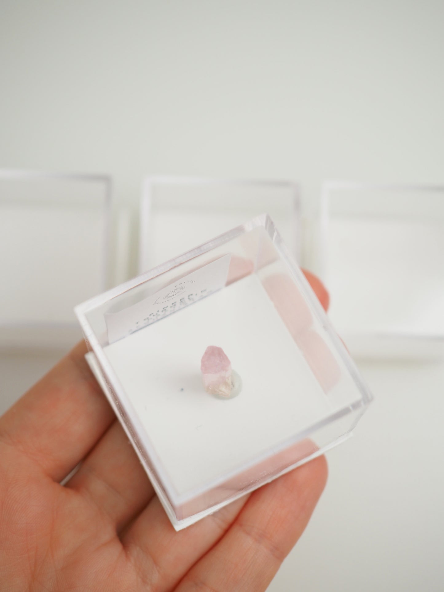 4Stk. Mineralien Box 4 x 4 cm . Weiss Transparent für Mini Minerals