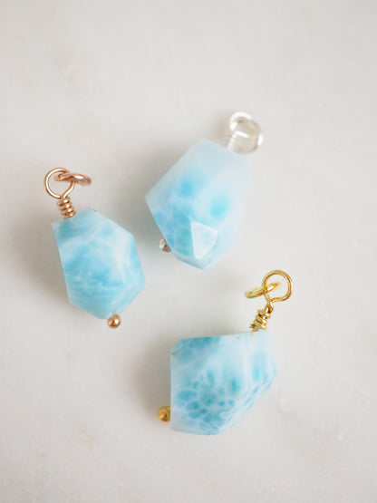 AAA Larimar Anhänger Freeform Handmade 925 Sterlingsilber - aus der Dominikanischen Republik