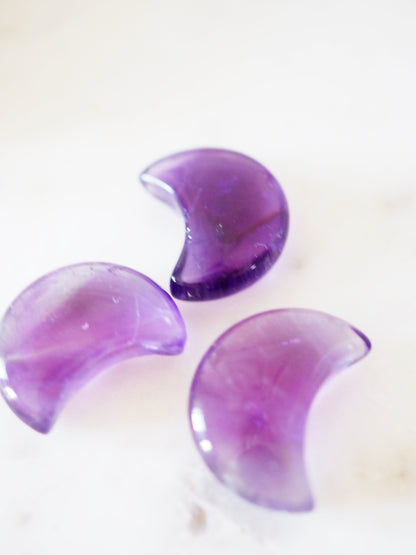 Amethyst Mini Mond  . Moon ca. 1.5 cm - aus Brasilien