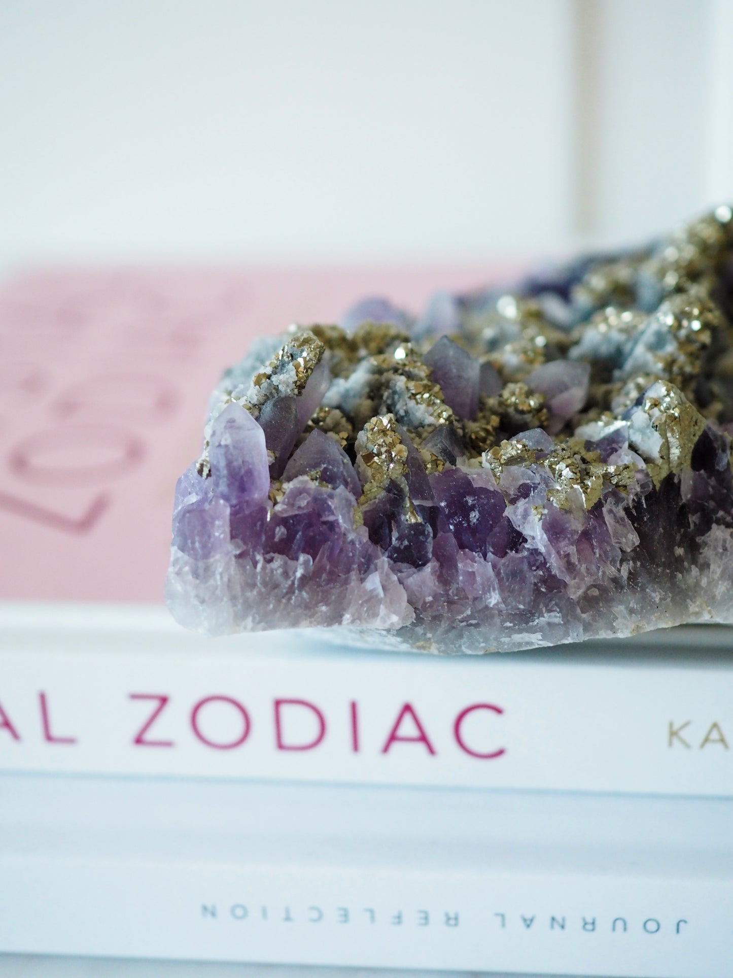 Amethyst mit Pyrit ca. 16 x 12 cm - aus Bulgarien RARE MINE CLOSED