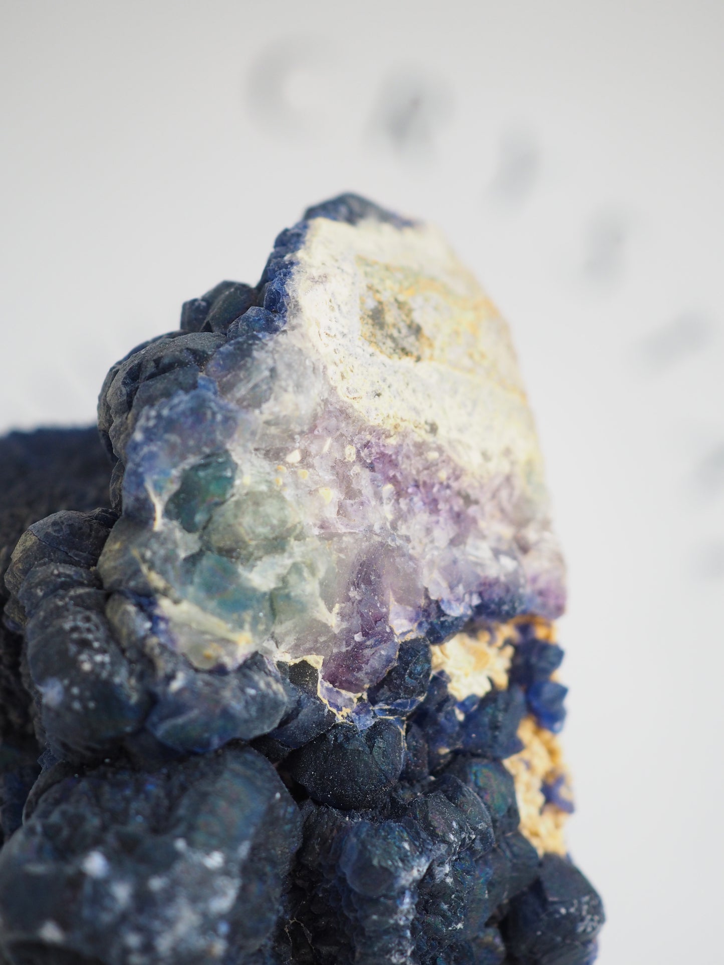 XL Blueberry Fluorite mit Halter . Ständer ca. 30 x 9 cm . PARADISE COLLECTION - Huanggang Mine. Innere Mongolei China RARE