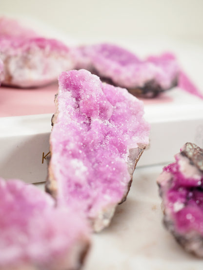 Pink Cobalto Calcite Specimen ca. xx cm - aus Marokko