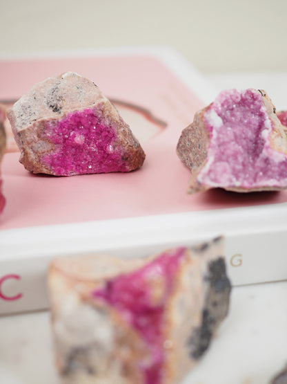 Pink Cobalto Calcite Specimen ca. xx cm - aus Kongo