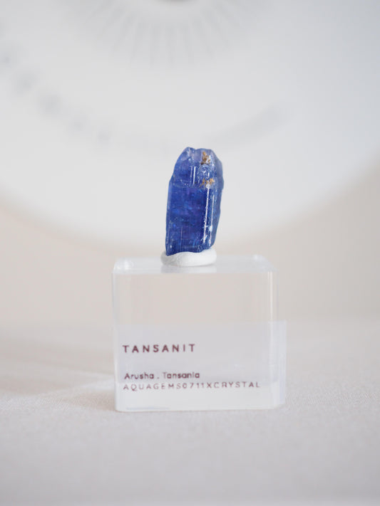 Tansanit Kristall mit Pleochroismus . Farbverändernd [5] 19.990 ct - aus Merelani Hills . Arusha Region . Tanzania HIGH QUALITY RARE