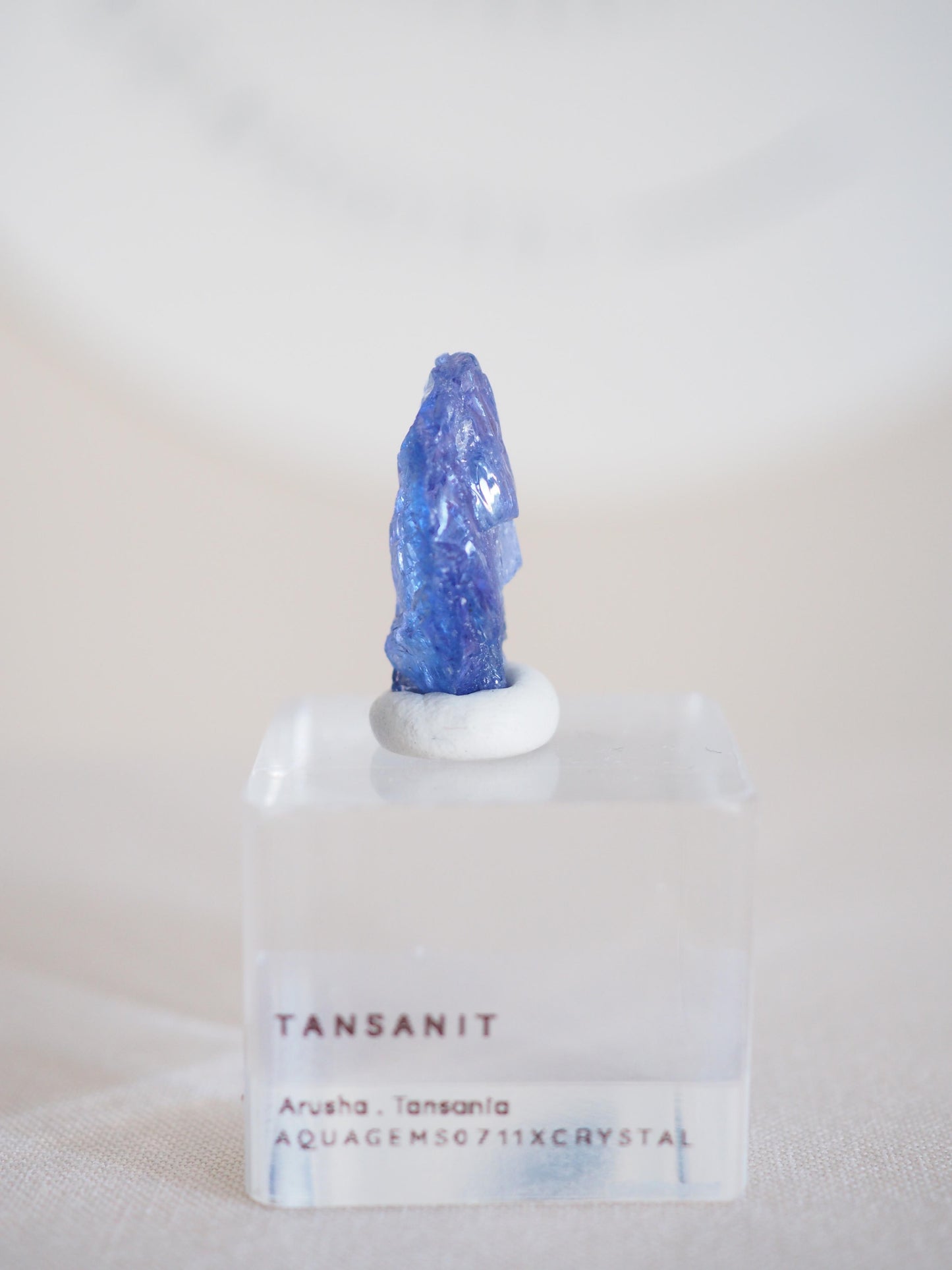 Tansanit Kristall mit Pleochroismus . Farbverändernd  [10] 13.115 ct - aus Merelani Hills . Arusha Region . Tanzania HIGH QUALITY RARE