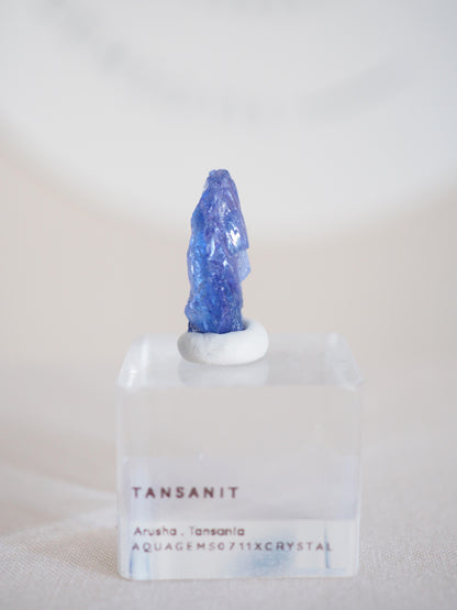 Tansanit Kristall mit Pleochroismus . Farbverändernd  [10] 13.115 ct - aus Merelani Hills . Arusha Region . Tanzania HIGH QUALITY RARE