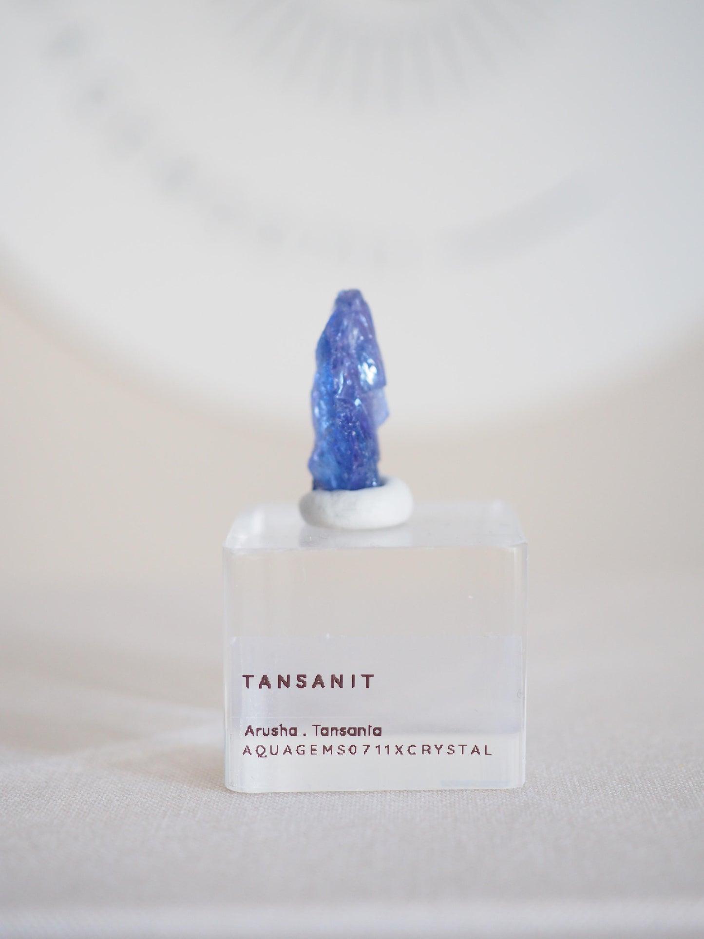 Tansanit Kristall mit Pleochroismus . Farbverändernd  [10] 13.115 ct - aus Merelani Hills . Arusha Region . Tanzania HIGH QUALITY RARE