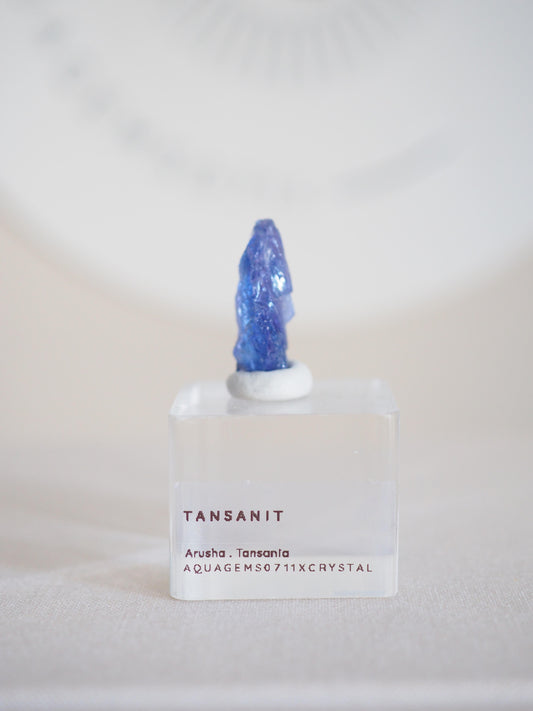 Tansanit Kristall mit Pleochroismus . Farbverändernd  [10] 13.115 ct - aus Merelani Hills . Arusha Region . Tanzania HIGH QUALITY RARE