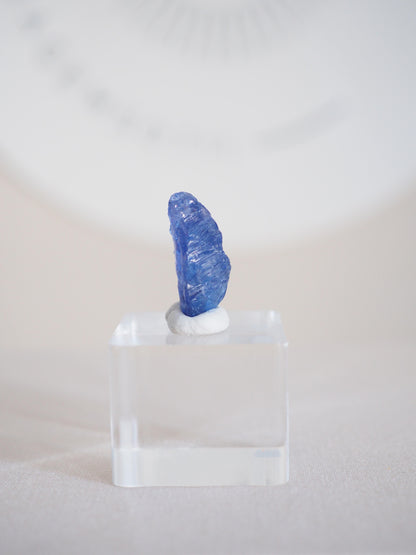 Tansanit Kristall mit Pleochroismus . Farbverändernd  [10] 13.115 ct - aus Merelani Hills . Arusha Region . Tanzania HIGH QUALITY RARE