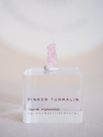 Pinker Turmalin  - aus Paprok Afghanistan