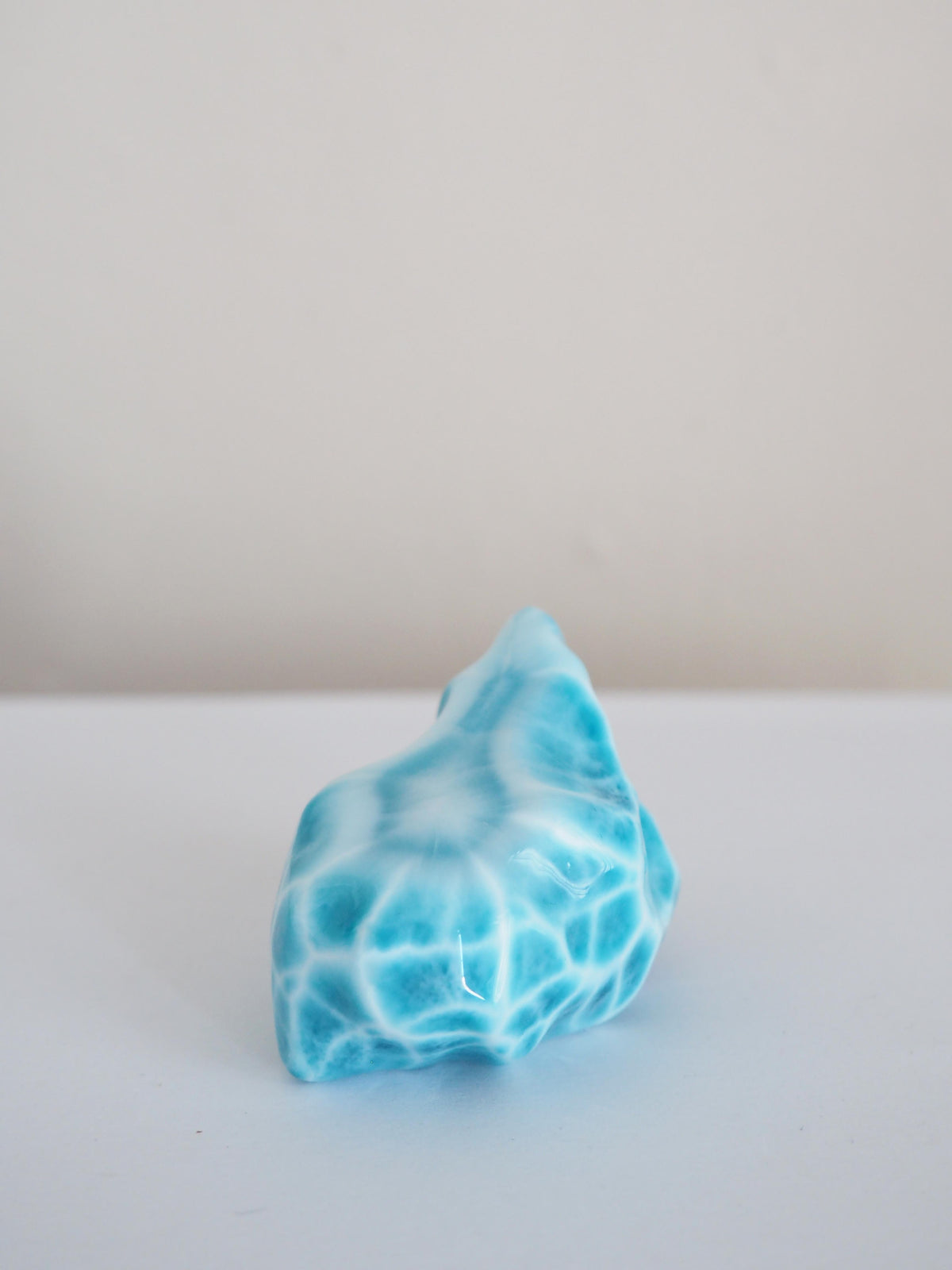 Larimar Freiform 335 ct - Dominikanische Republik . Hand geschliffen . HIGH QUALITY