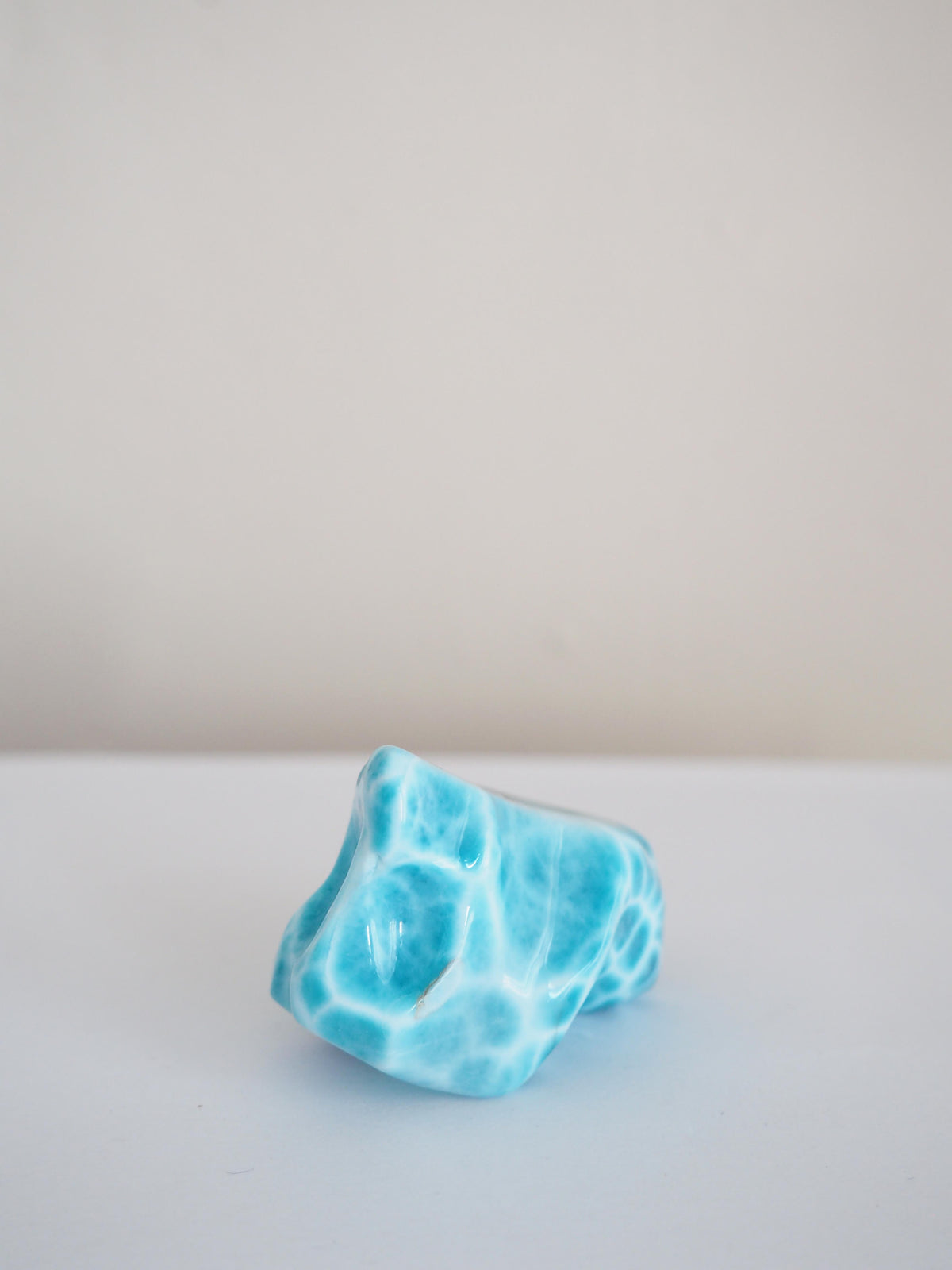 Larimar Freiform 335 ct - Dominikanische Republik . Hand geschliffen . HIGH QUALITY