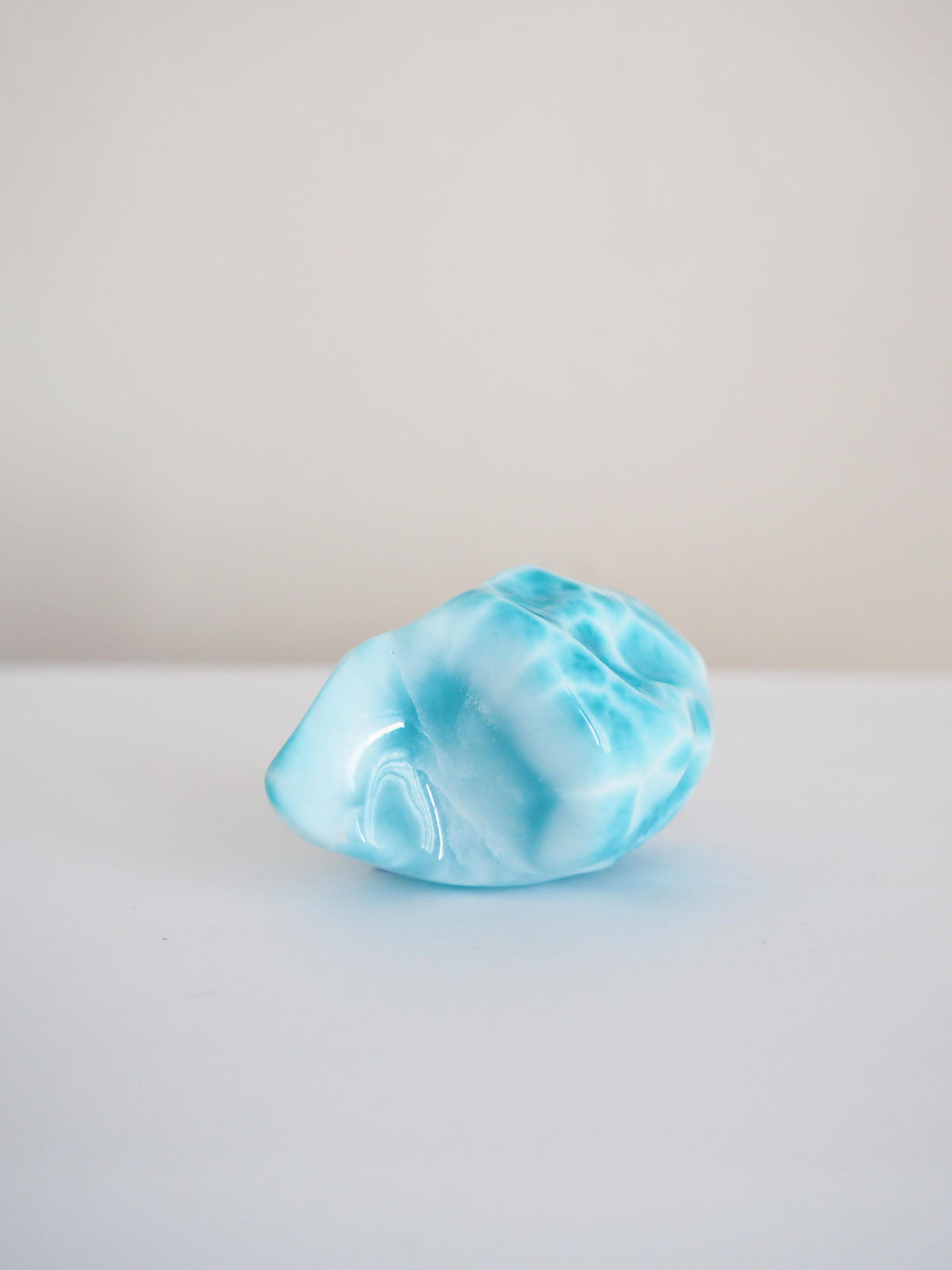 Larimar Freiform 265 ct - Dominikanische Republik . Hand geschliffen . HIGH QUALITY