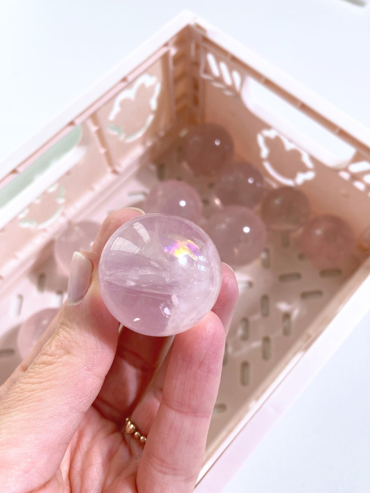 Stern Rosenquarz Kugel . Star Rosequartz Sphere ca 2.5-3 cm aus Madagascar -High Quality