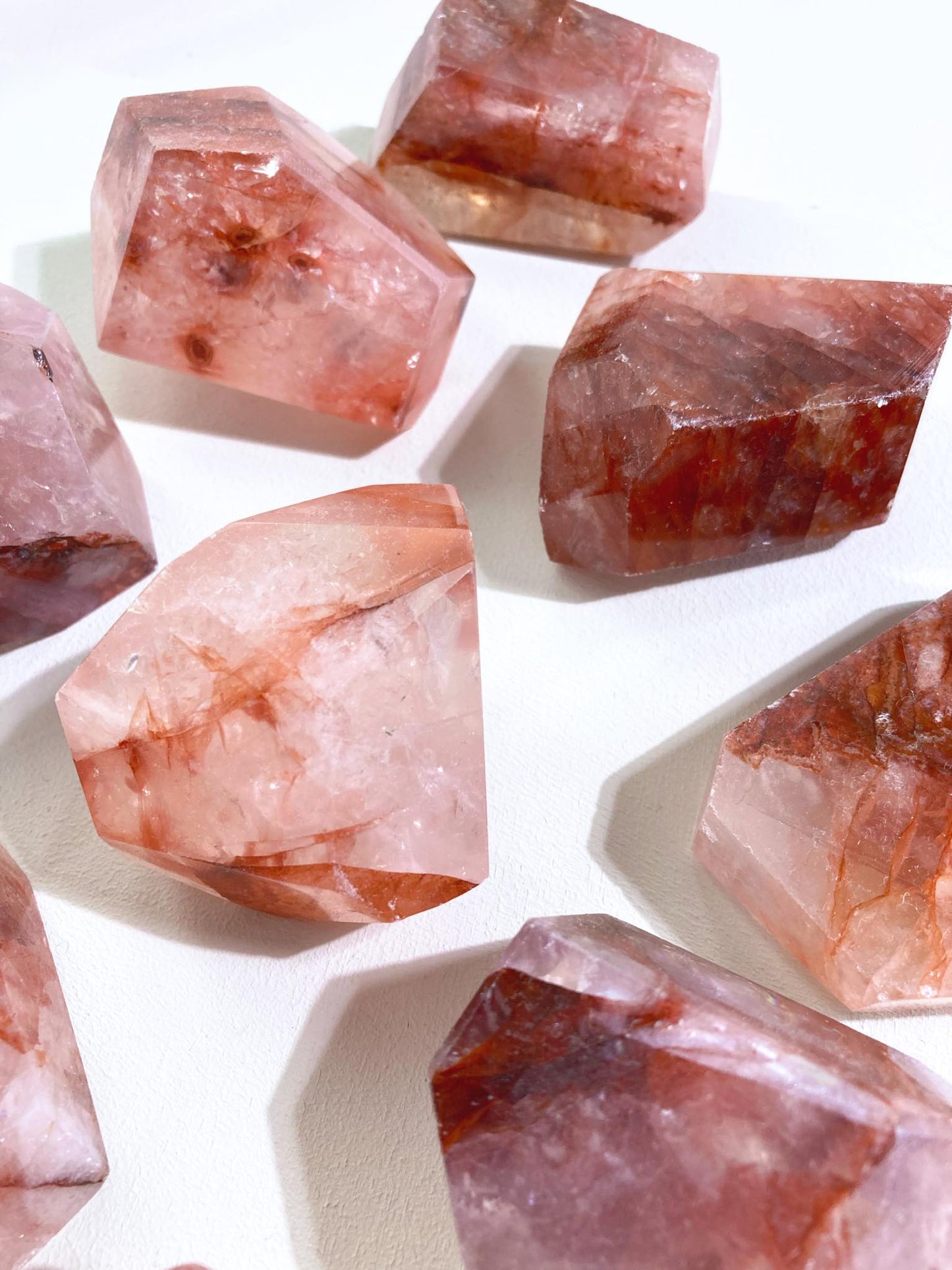 Feuer Quarz Freiform . Hämatoid Quarz . Fire Quartz Freeform 5-7cm - aus China Hand carved