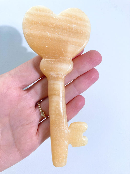 Orange Calcite Herz Schlüssel ca.13 cm Handcarved