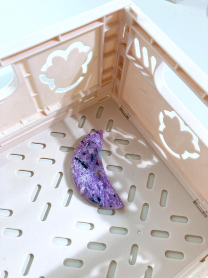 Charoite Moon -+6cm aus Russland - Hand Carved High Quality