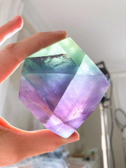 FREEFORM Regenbogen Fluorit aus China ca. 9cm - High Quality 43
