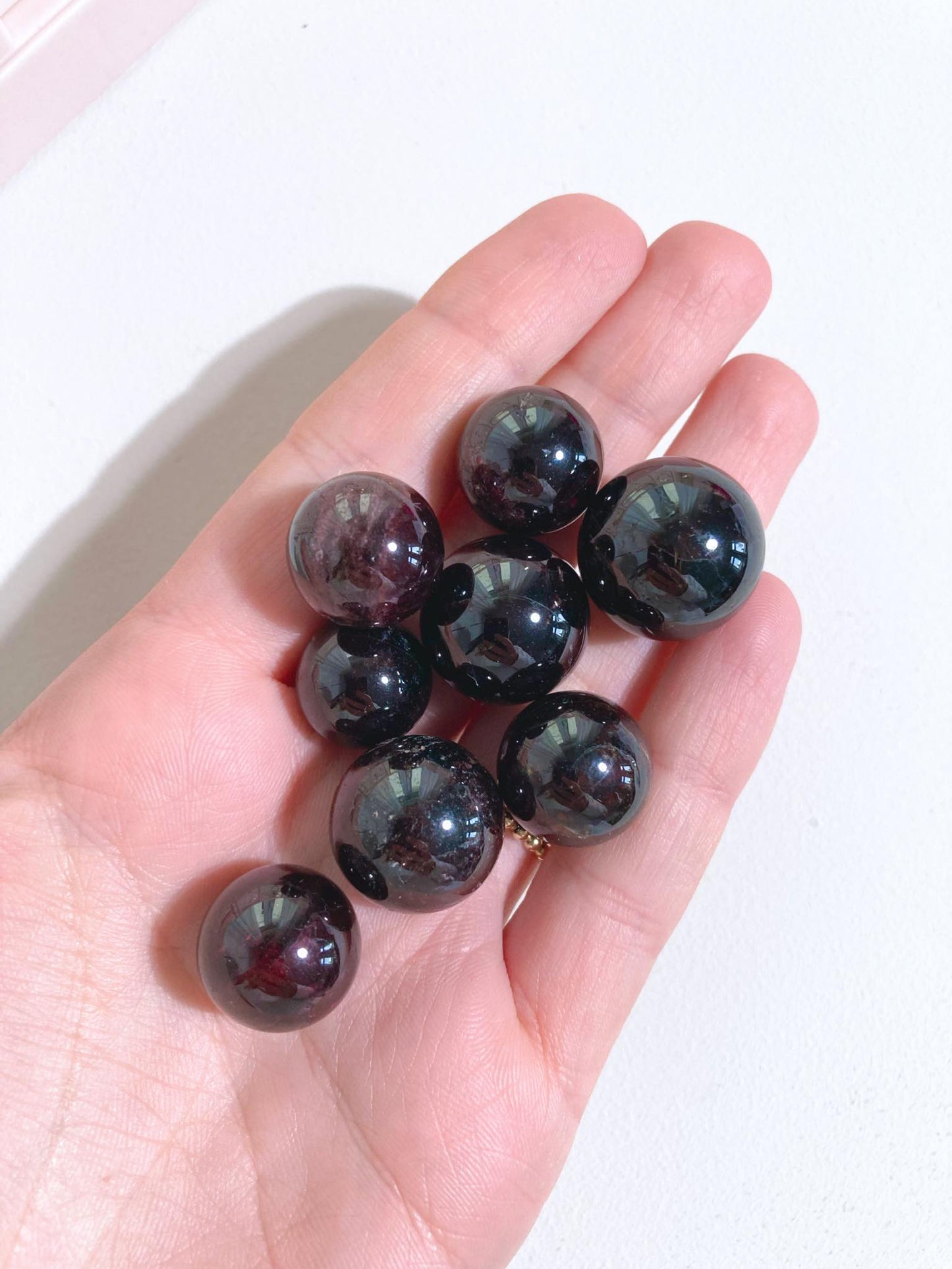 Granat MINI Kugel . Garnet Mini Sphere ca. 1.5cm  -High Quality