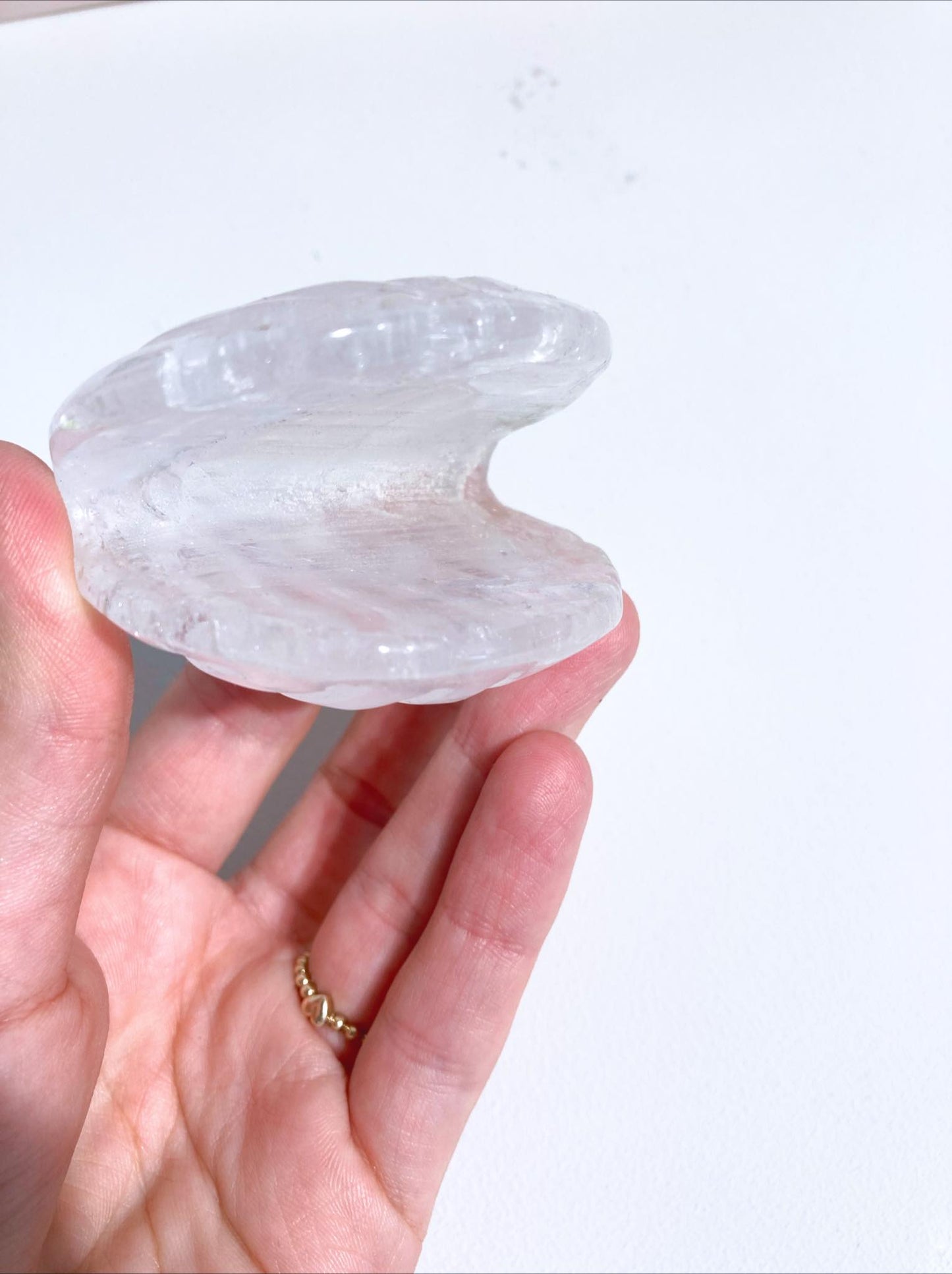 Bergkristall Mini Muschel Schale . Clear Quartz Shell Bowl ca. 7cm Handcarved