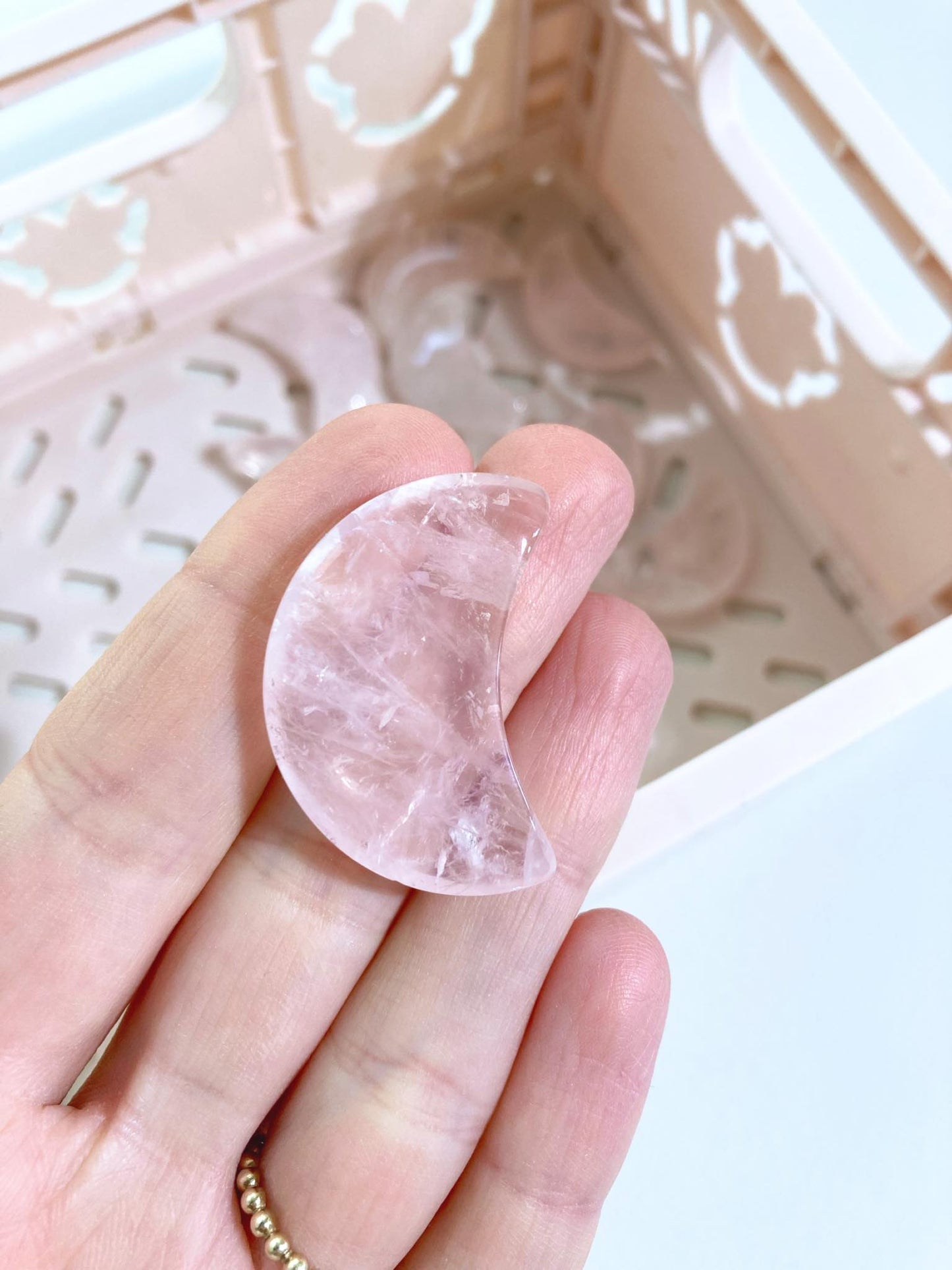 Rosenquarz Mini Mond Carving / Rosequartz Mini Moon Carving   xx cm-  Handcarved - aus Brasilien -High Quality