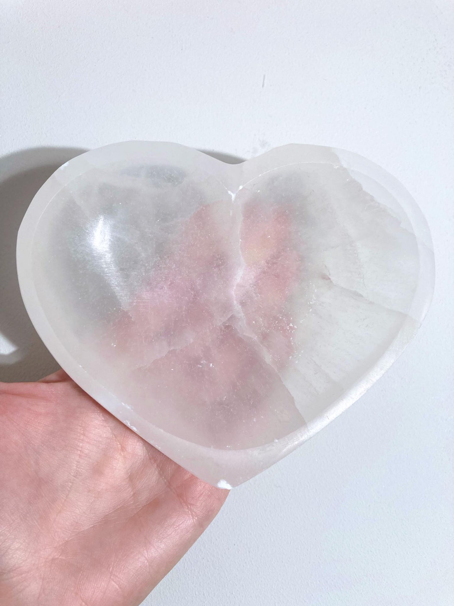 Selenit Herz Schale . Selenite Heart Bowl LARGE ca.12-13cm - aus Marokko Hand Carved