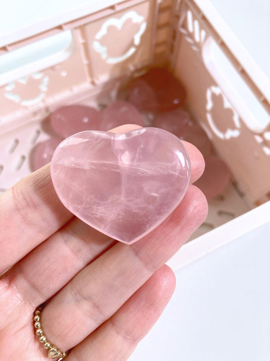 Rosenquarz Mini Herz Carving / Rosequartz Mini Heart Carving   xx cm-  Handcarved - aus Madagascar -High Quality