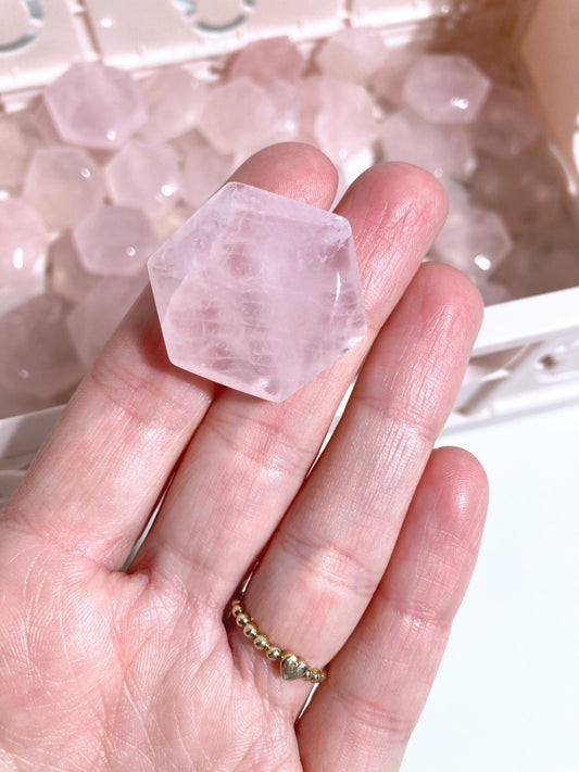 Feenstein Rosenquarz Mini Sechseck . Fairystone Rosequartz mini Hexagon - aus Brasilien