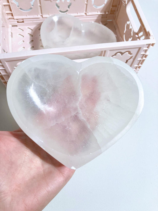 Selenit Herz Schale . Selenite Heart Bowl LARGE ca.12-13cm - aus Marokko Hand Carved