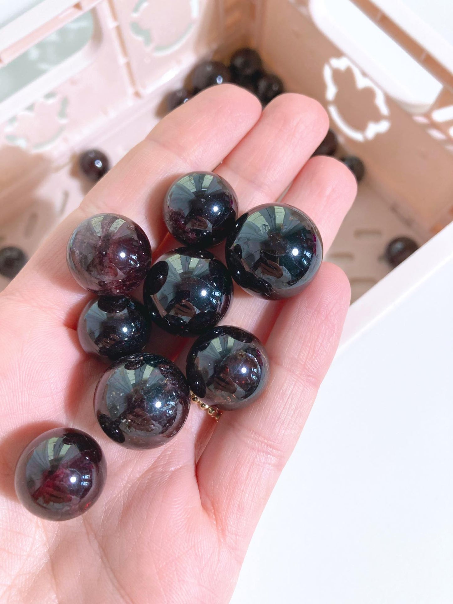 Granat MINI Kugel . Garnet Mini Sphere ca. 1.5cm  -High Quality