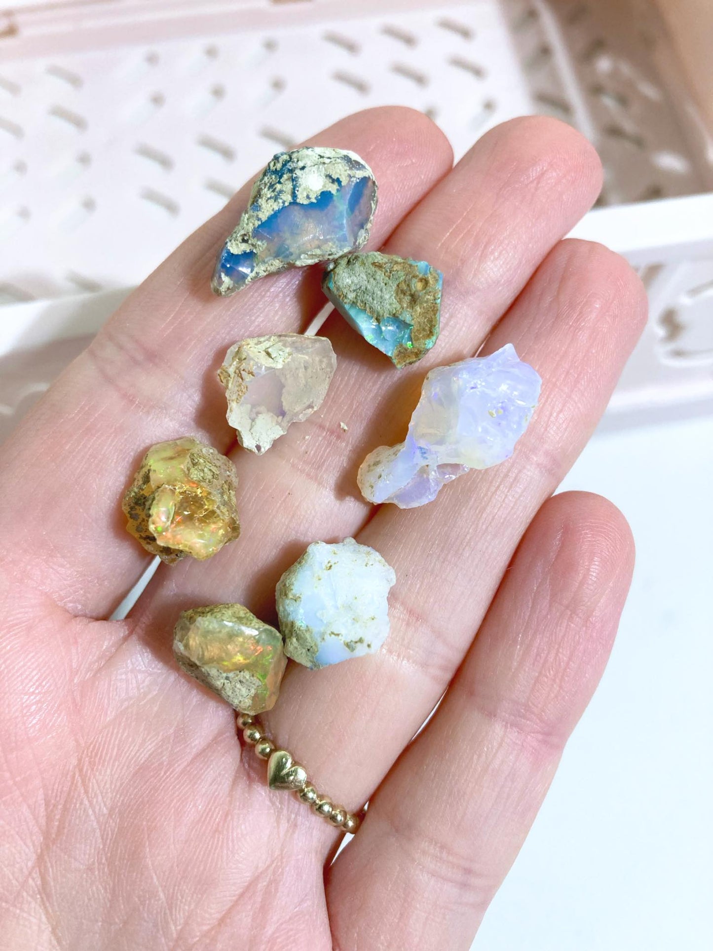 Welo Opal in Muttergestein 0.5 -1.8g - aus Äthiopien High Quality