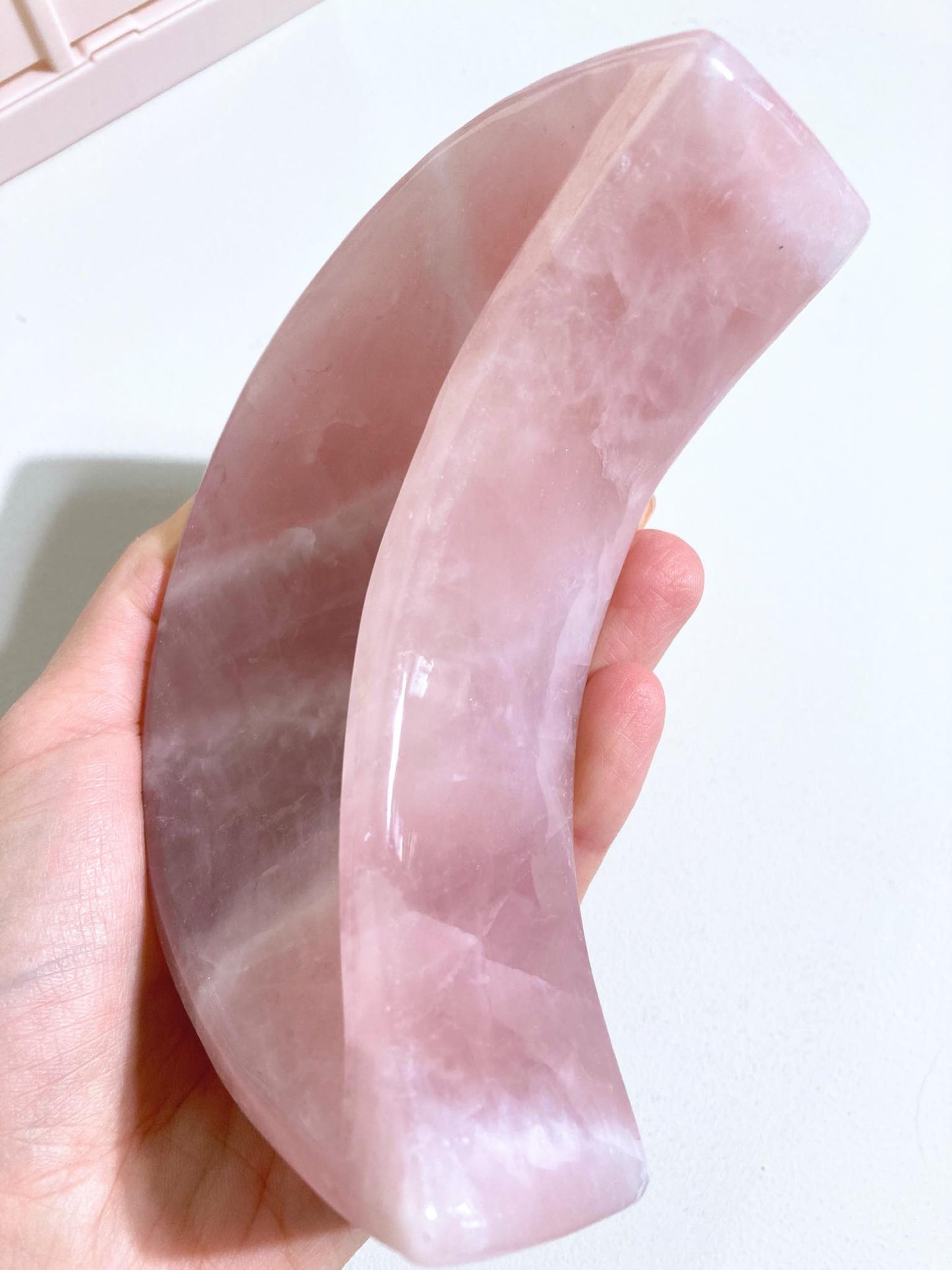 Rosenquarz Halb Mond Schale Schmuckschale / Rosequartz Moon Bowl LARGE  12 cm-  Handcarved - aus Madagascar