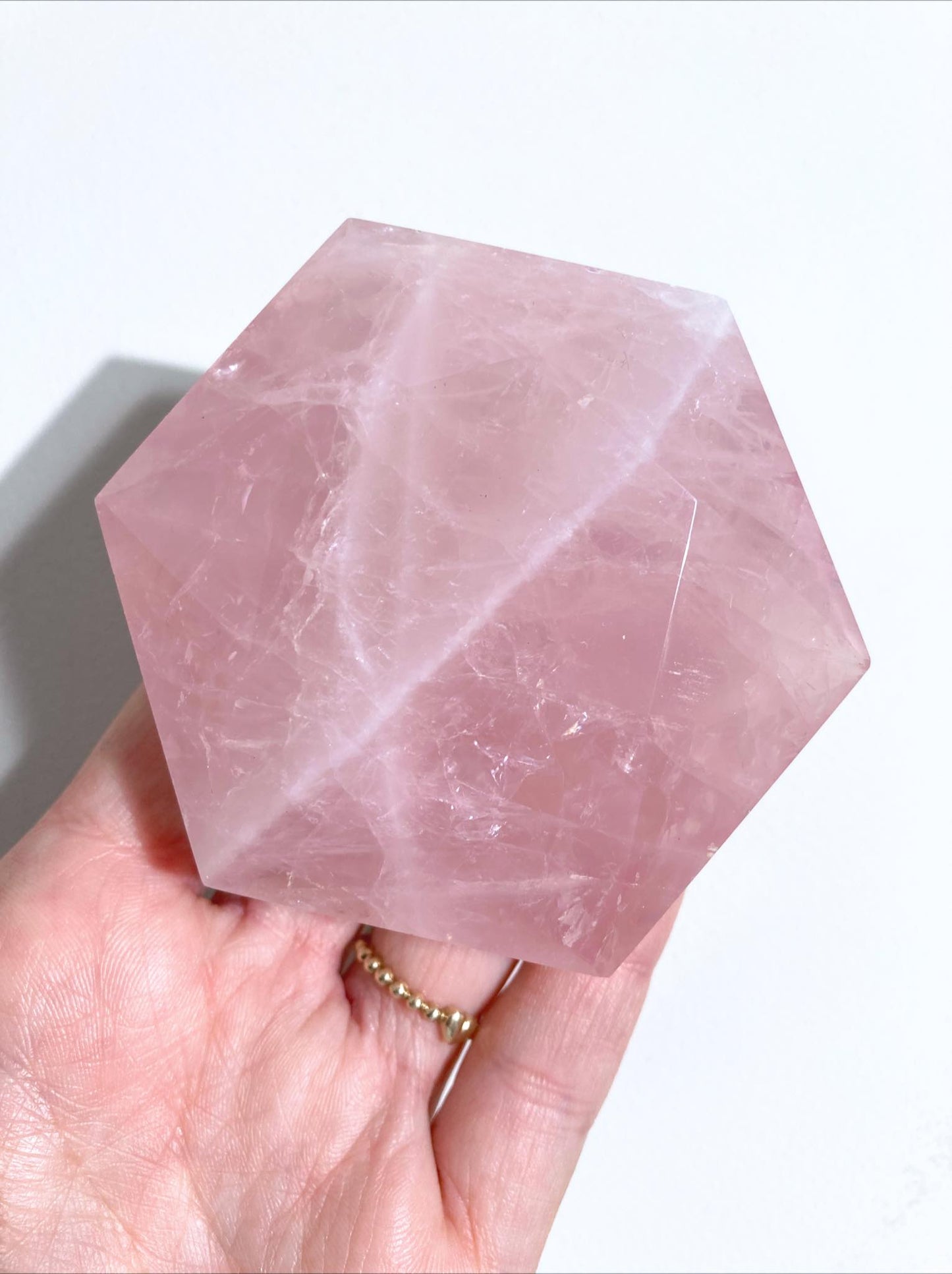 Feenstein Rosenquarz Sechseck . Fairystone Rosequartz Hexagon ca. 5-6cm - aus Brasilien Hand Carved