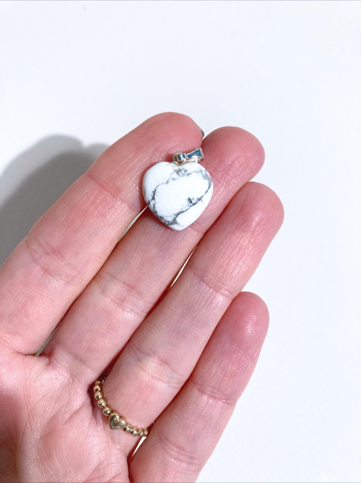 Magnesit Herz Anhänger . Magnesite Heart Pendant