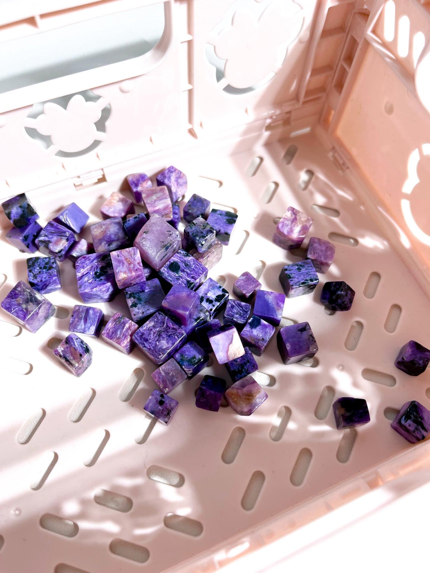 Charoit mini Würfel . Charoite mini Cube ca. 0.8 -1 cm - aus Russland RARE