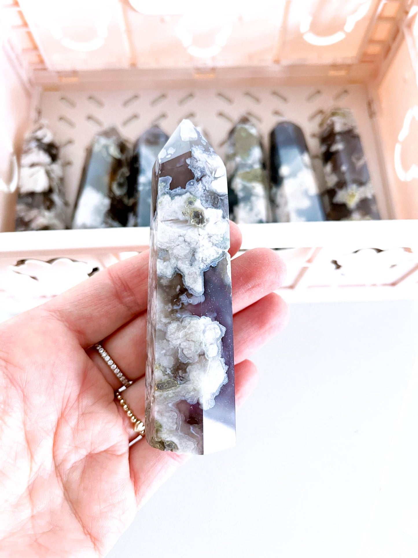 Schwarze Blumen Achat Spitze . Black Floweragate Point ca. 9-10cm - aus Madagascar RARE