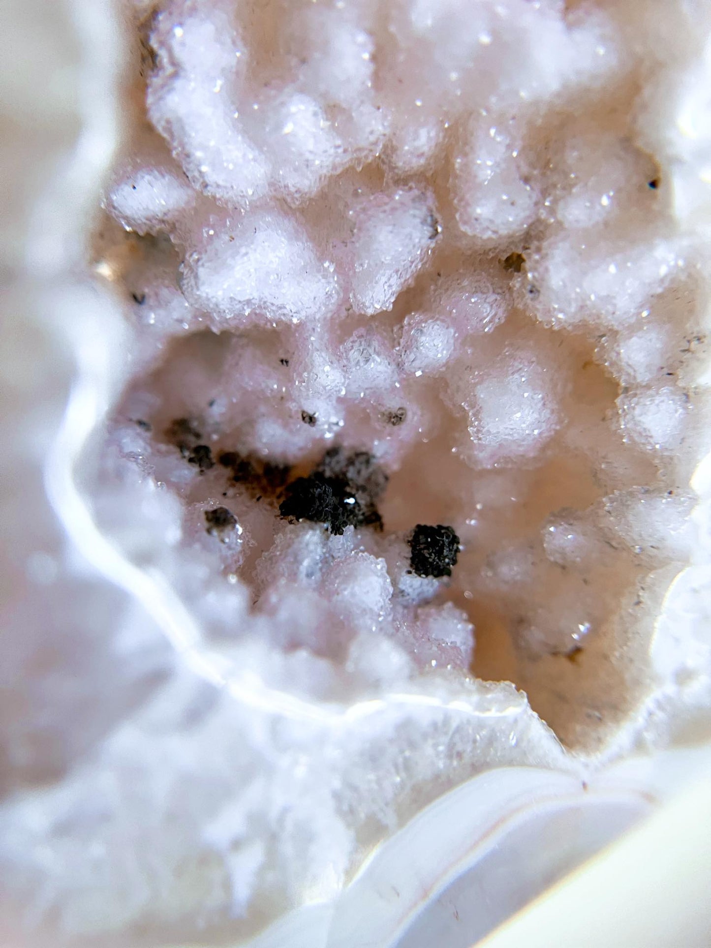 Druzy Achat Geode . Druzy Agate Geode ca. 8 cm 174g  - High Quality Hand Polished