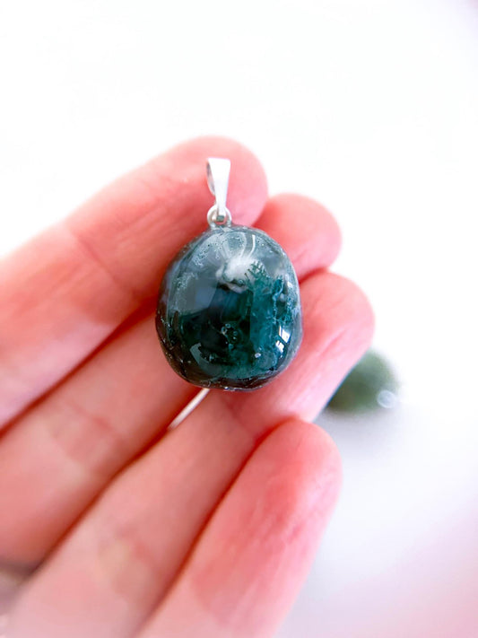 Moos Achat Trommel Stein Anhänger ca. xcm . Moss Agate Tumble Pendant