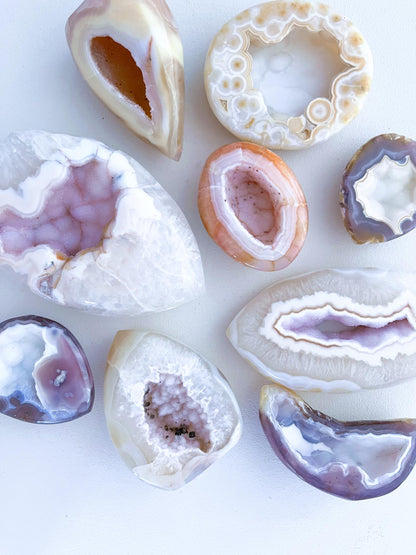 Druzy Achat Geode Natürliche Mond Form . Druzy Agate Geode ca. xx cm  - High Quality Hand Polished RARE