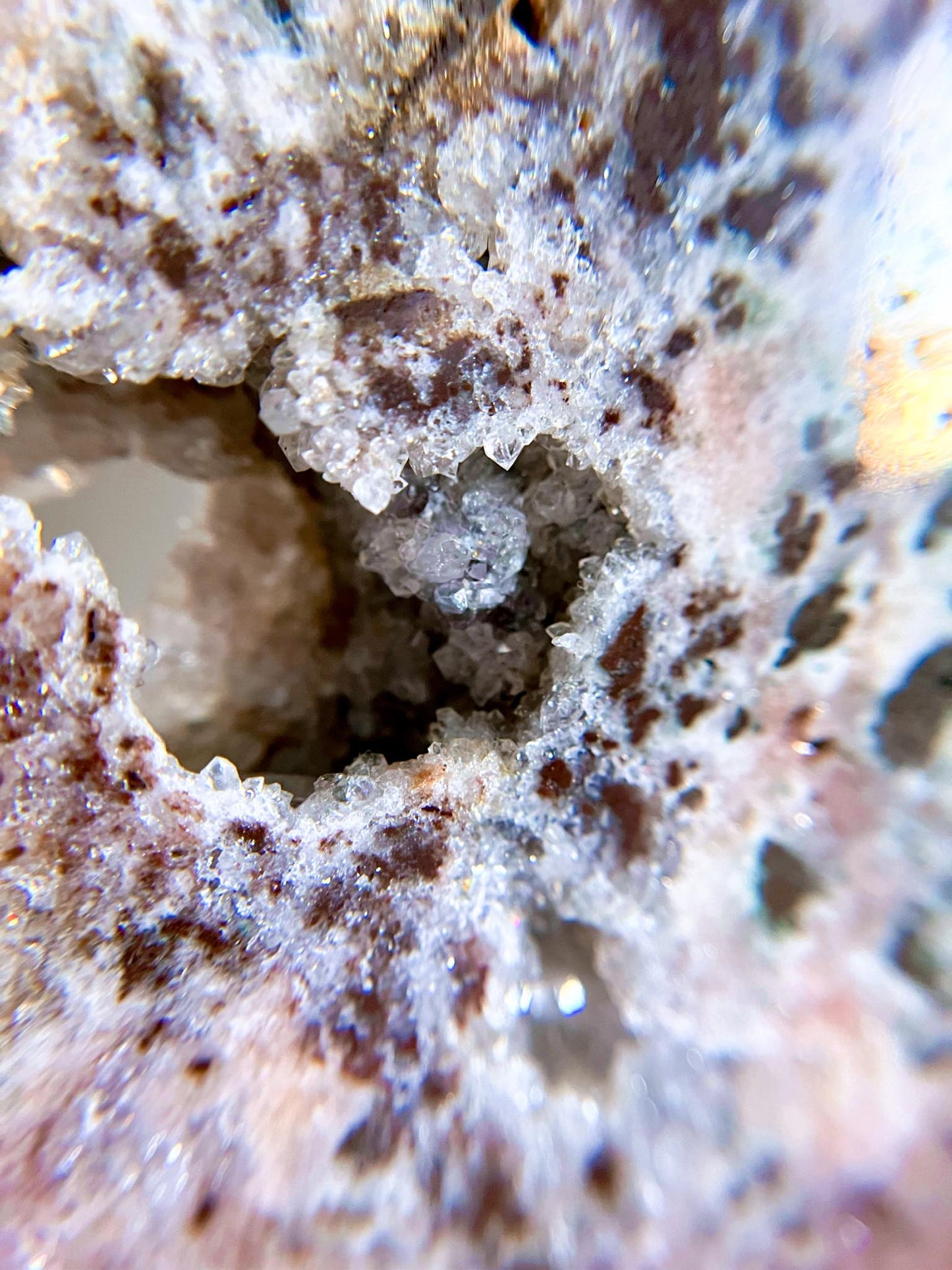 Pink Amethyst auf Ständer . Pink Amethyst on Stand ca. 34 cm [51] - aus Patagonien