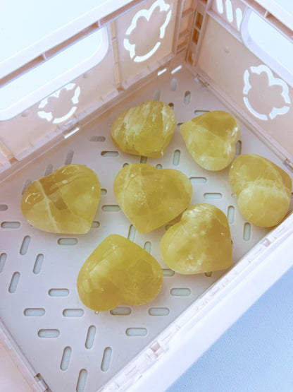 Limonen Calcit Herz . Lemon Calcite Heart ca. 4.5cm - Handcarved