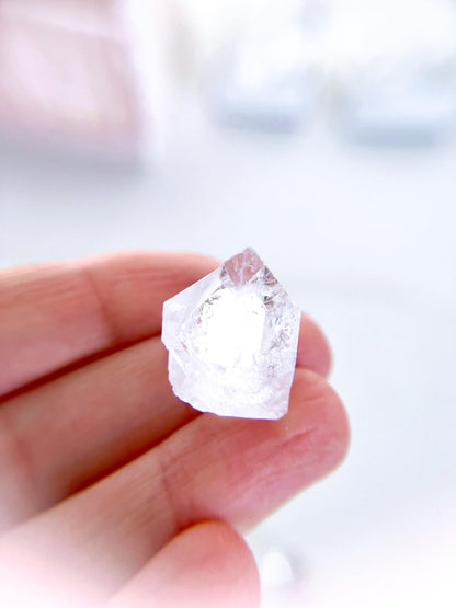 Natürliche Apophyllite Spitzen . natural Apopylite Points - aus Indien High Quality