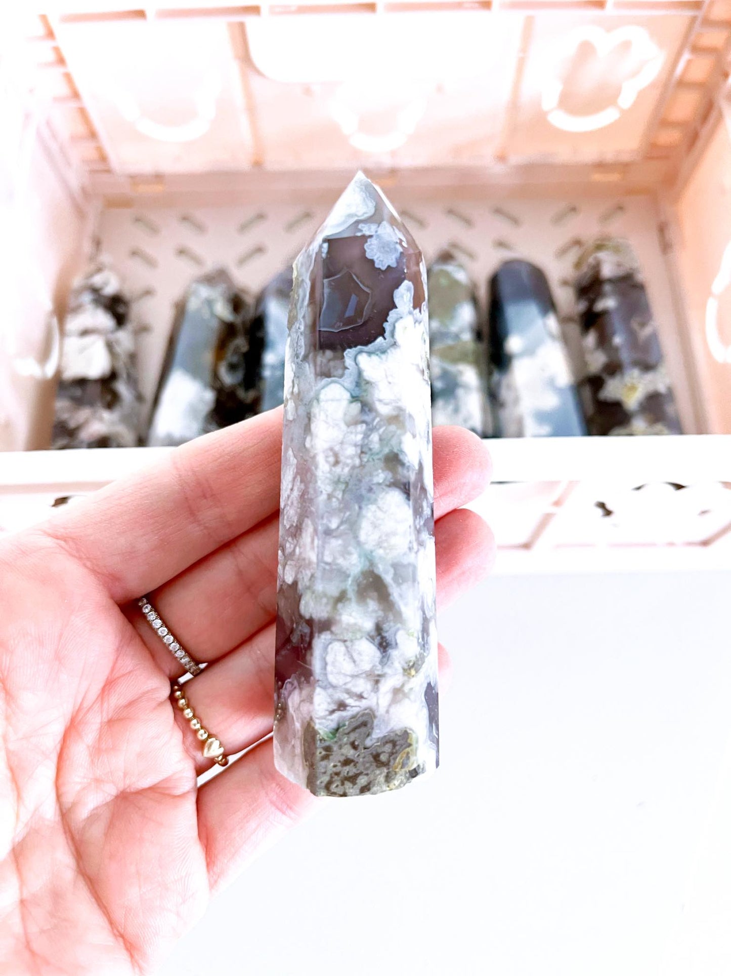 Schwarze Blumen Achat Spitze . Black Floweragate Point ca. 9-10cm - aus Madagascar RARE