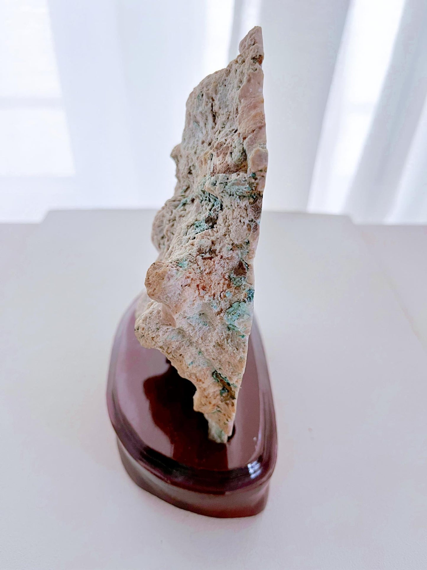 Pink Amethyst auf Holz Ständer . Pink Amethyst on Wooden Stand ca.  18cm  [92] - aus Patagonien