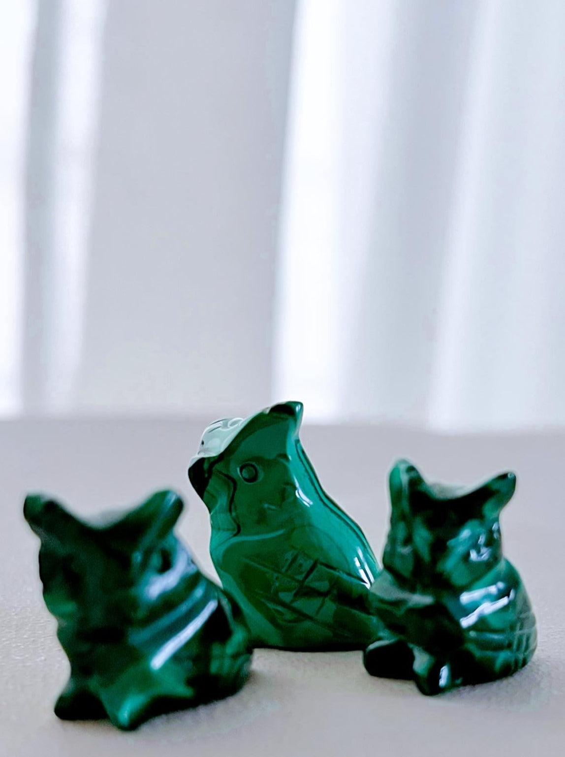 Malachit Mini Eulen Gravur . Malachite Mini Owl Carving ca. 2-2.5 cm - Handcarved