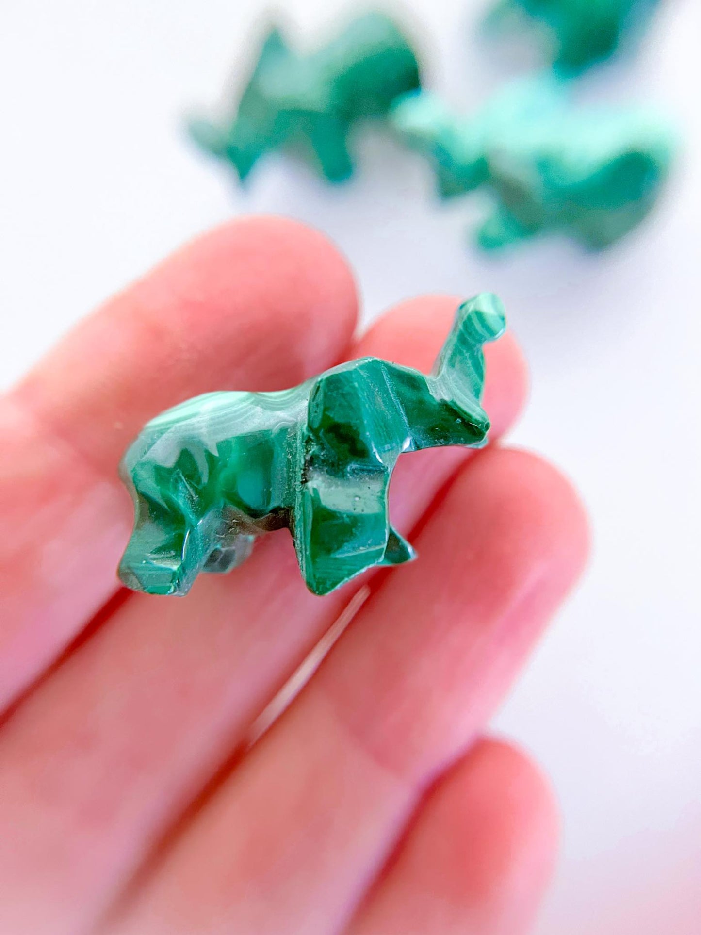 Malachit Mini Glücks Elefant  Gravur . Malachite Mini Lucky Elephant Carving ca. 3 cm - Handcarved