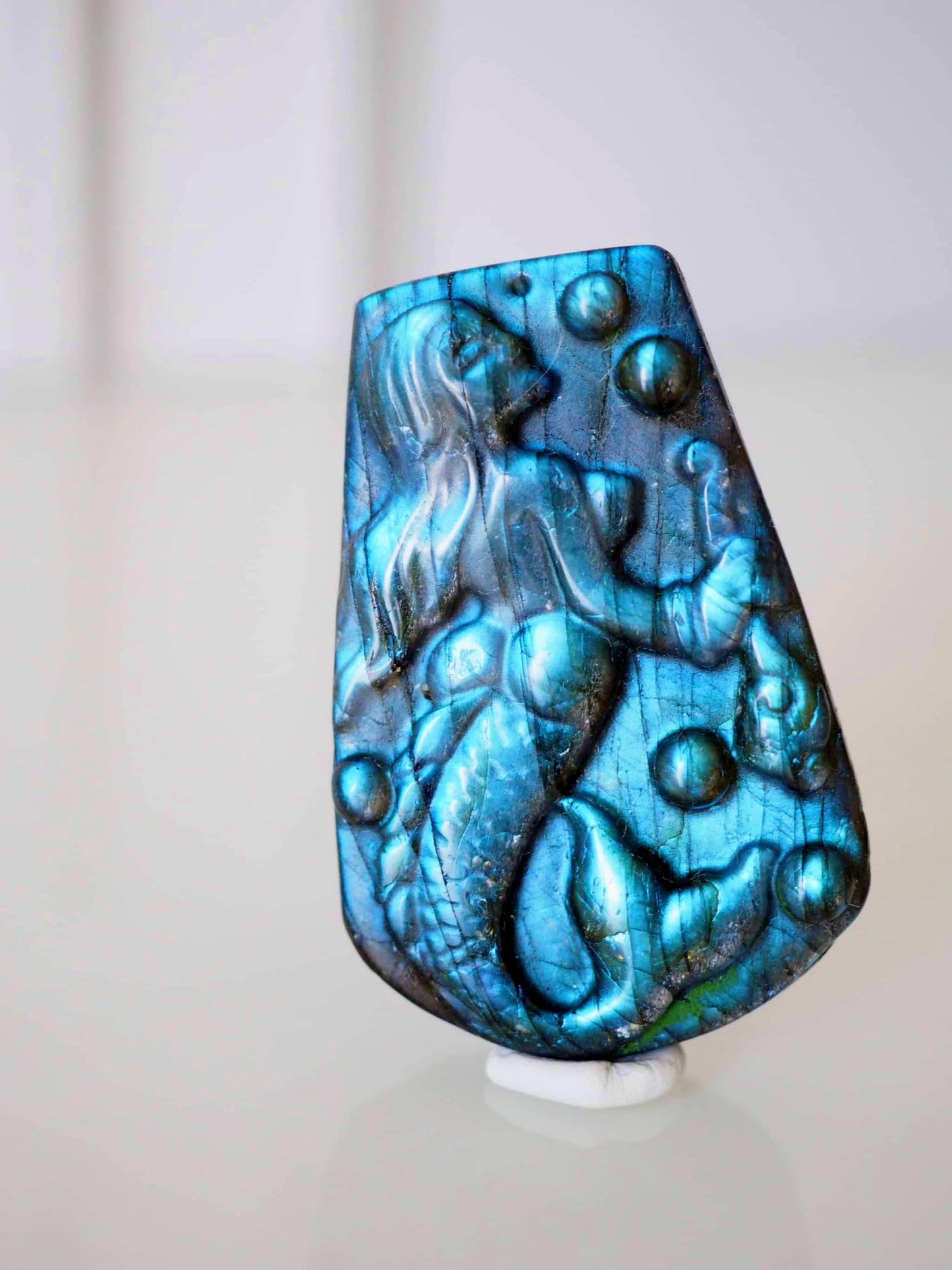Blauer Labradorit Meerjungfrau Gravur . Blue Labradorite Mermaid Carving ca. 5 - 5.5cm  - aus Madagascar . China
