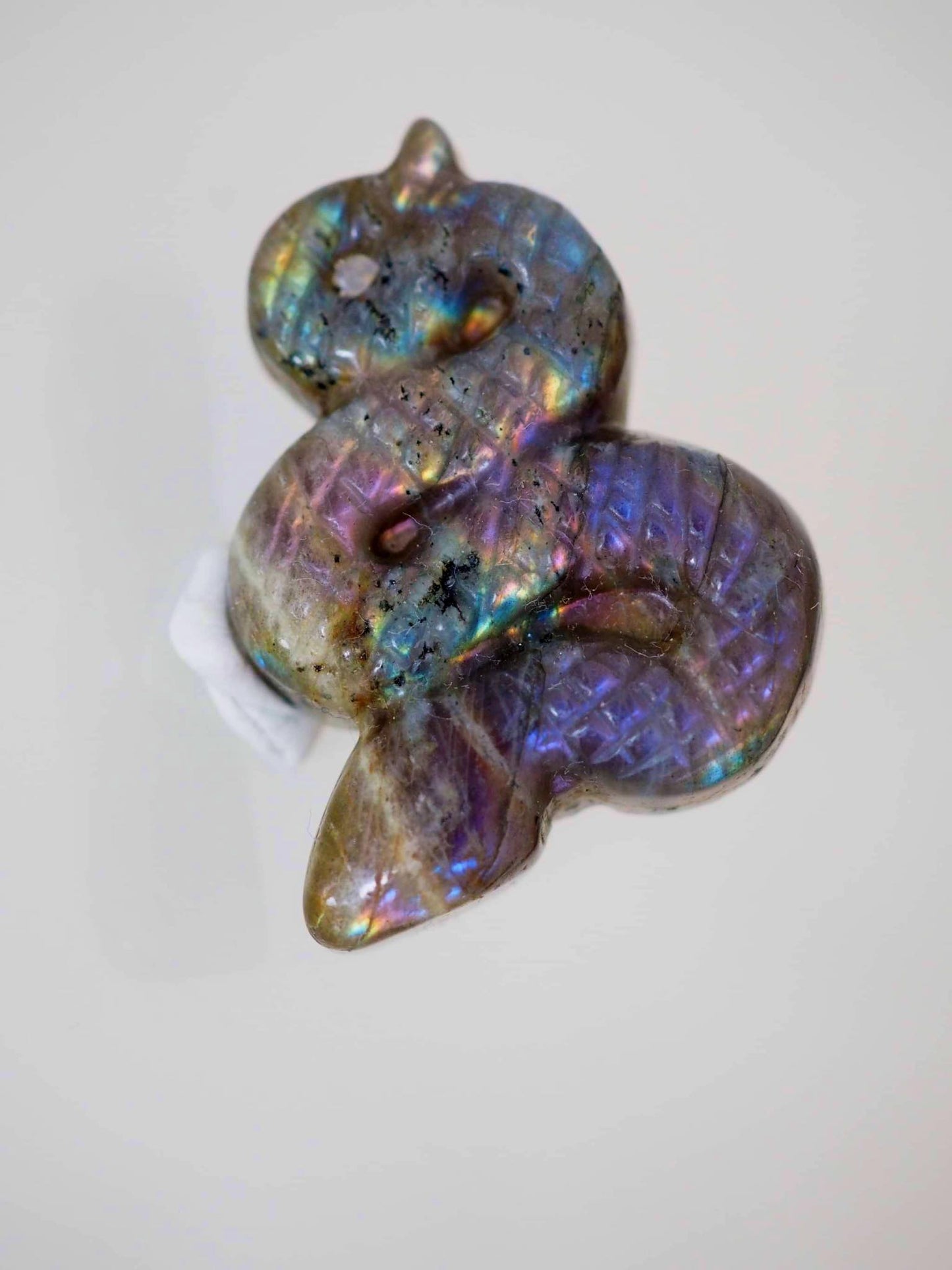 Lila Gold Labradorit Schlange Gravur . Purple Golden Labradorite Snake Carving S ca. 4 - 4.5 cm  - aus Madagascar . China